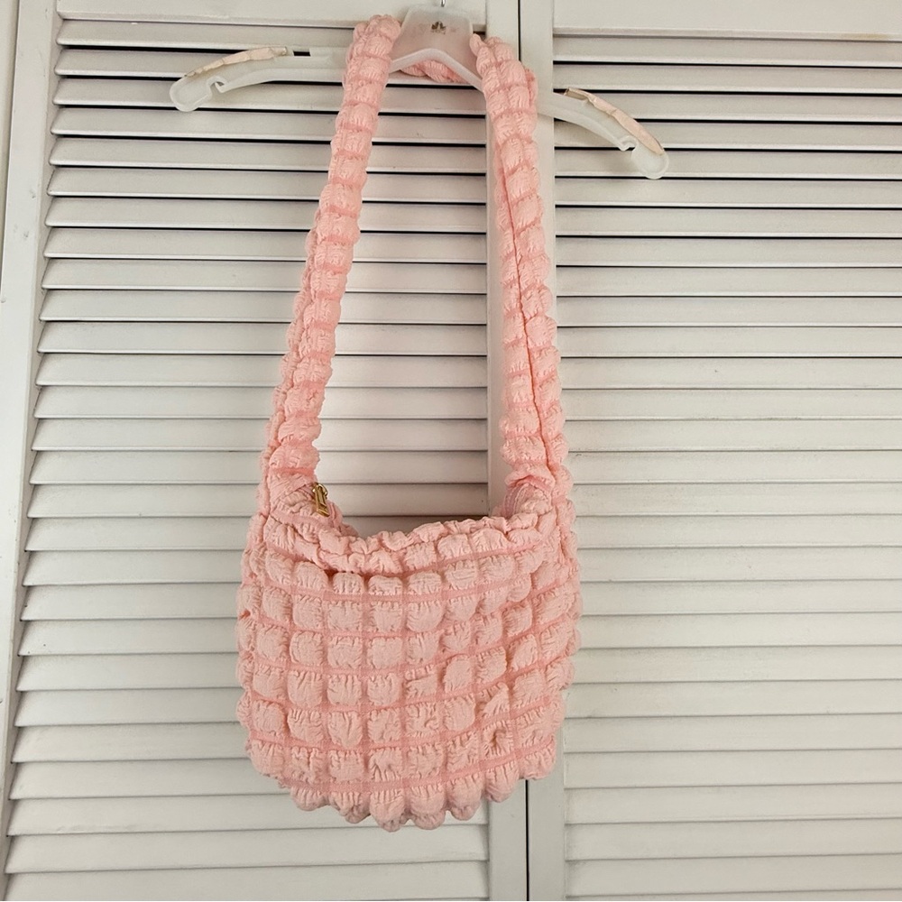 NWOT Korean Pink Padded Cloud Bubble Puffer Bag